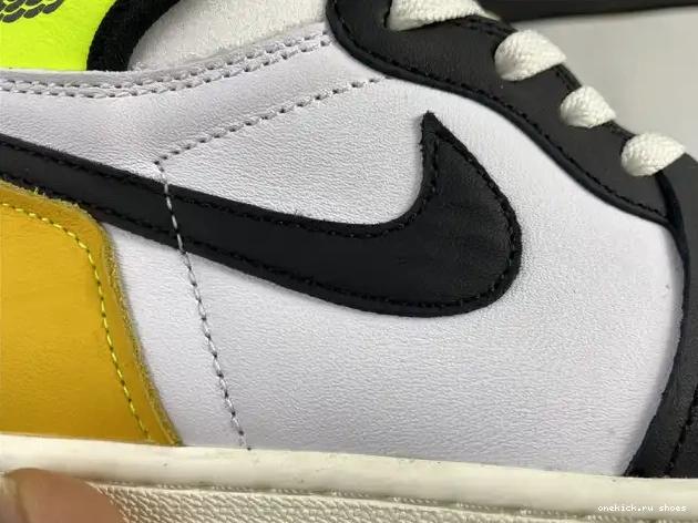 Rep JORDAN 1 OG AIR 555088-118 HIGH RETRO 'VOLT GOLD' 0506